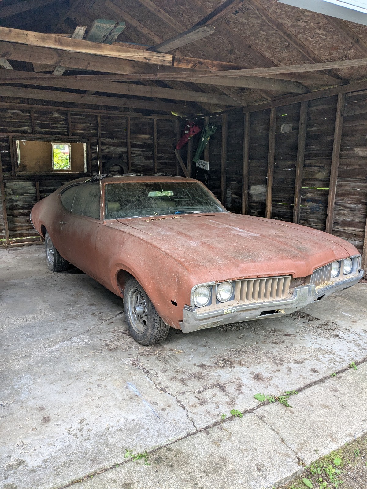Oldsmobile-Cutlass-1969-Coupe