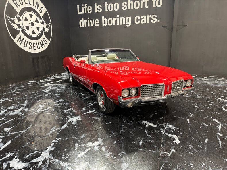 Oldsmobile-Cutlass-1972-Red-Black