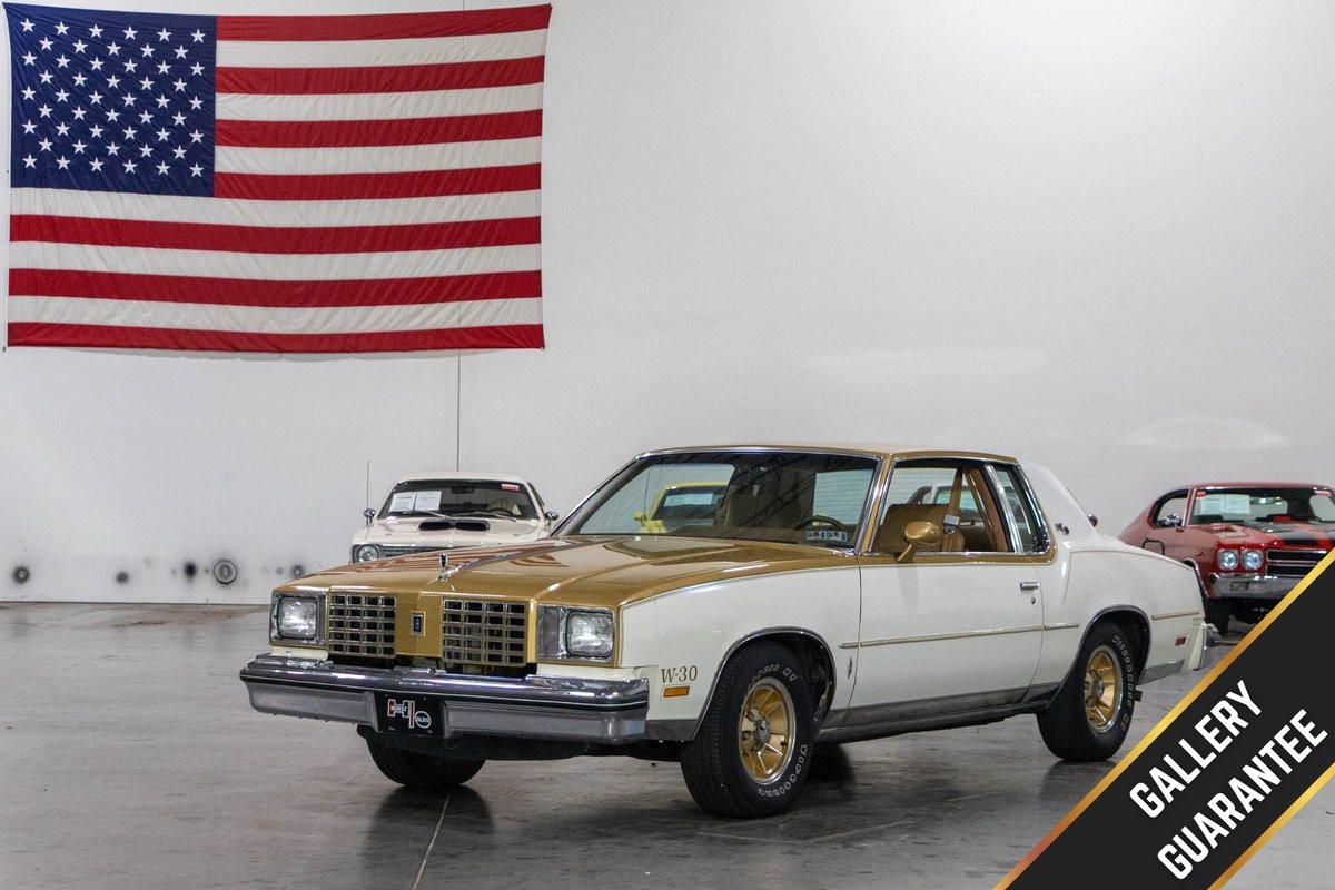 Oldsmobile-Cutlass-1979-Coupe-Gold