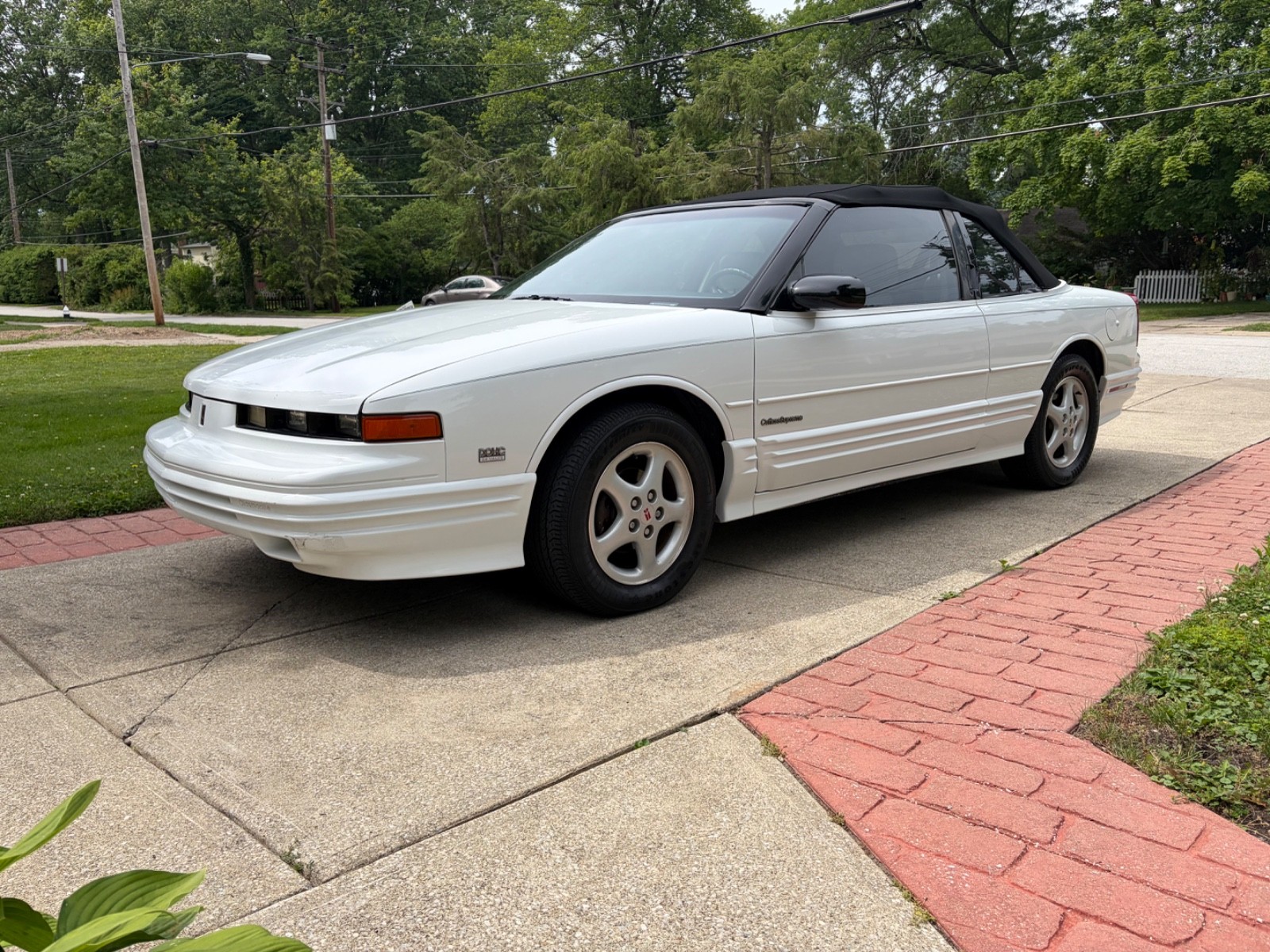 Oldsmobile-Cutlass-Supreme-Convertible-1994-Convertible-White