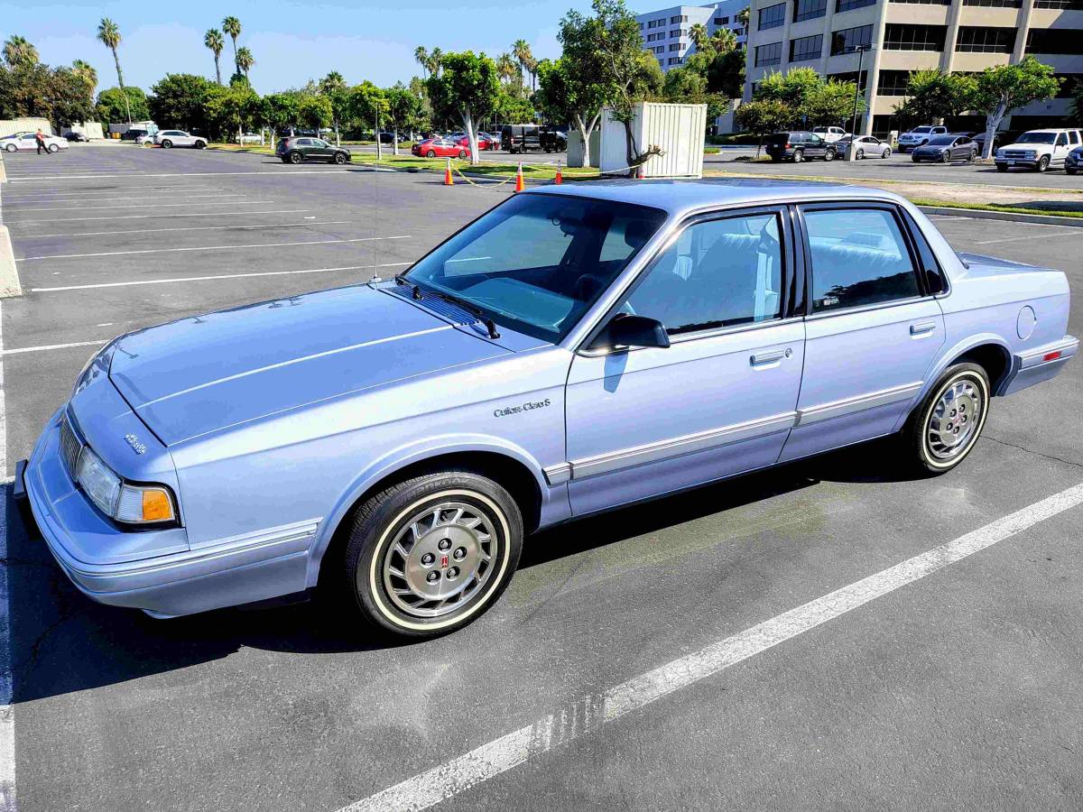 Oldsmobile-Cutlass-ciera-s-1994-Blue