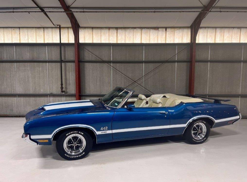 Oldsmobile-Cutlass-supreme-1970-Blue