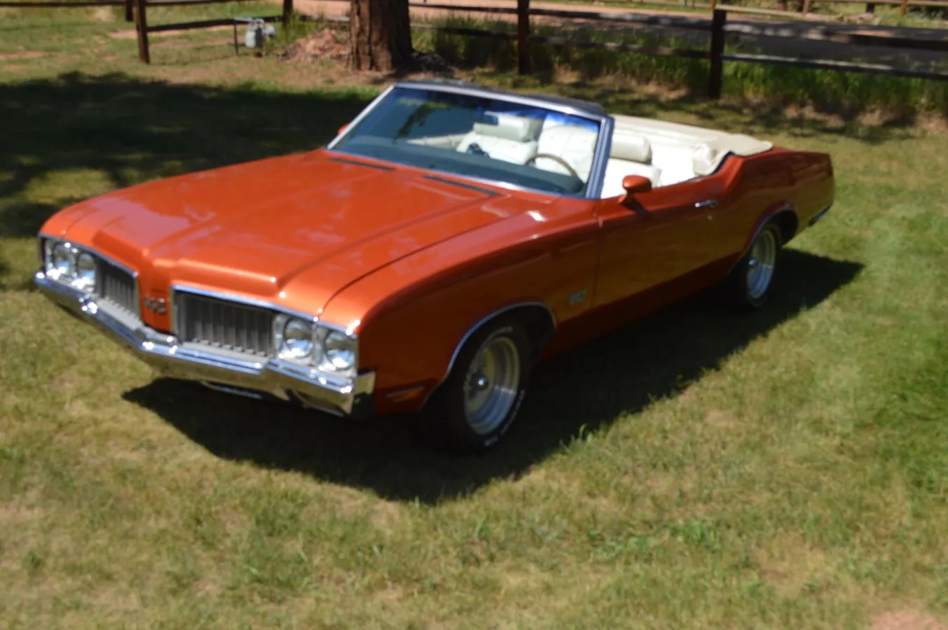 Oldsmobile-Cutlass-supreme-1970-Copper-White