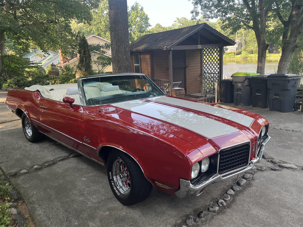 Oldsmobile-Cutlass-supreme-1972-Red-White