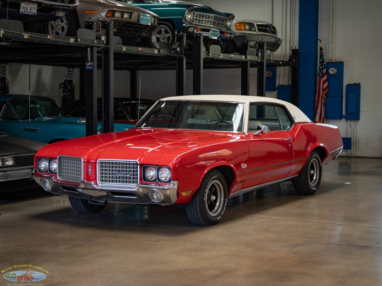 Oldsmobile-Cutlass-supreme-2-door-hardtop-1972-Red-Black