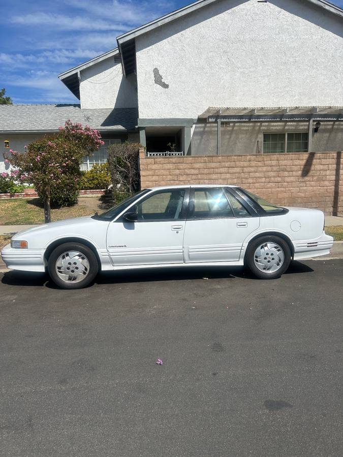 Oldsmobile-Cutless-1974-white
