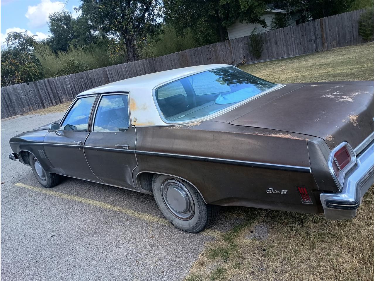 Oldsmobile-Delta-88-royale-1973-Brown-Brown
