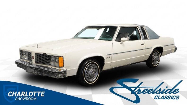 Oldsmobile-Delta-eighty-eight-1979-Cameo-White-Light-Blue