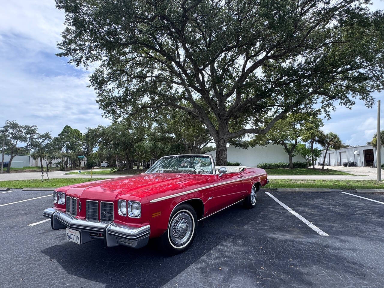 Oldsmobile-Delta-eighty-eight-royale-1975-Red