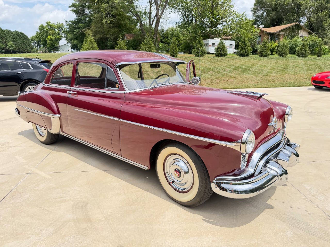 Oldsmobile-Futuramic-88-1950-Burgundy-Burgundy