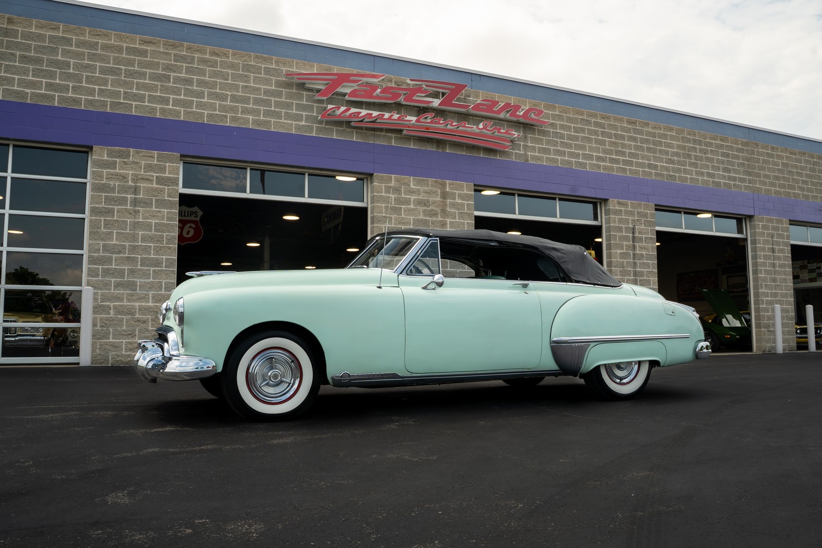 Oldsmobile-Futuramic-98-1949-Convertible-Green
