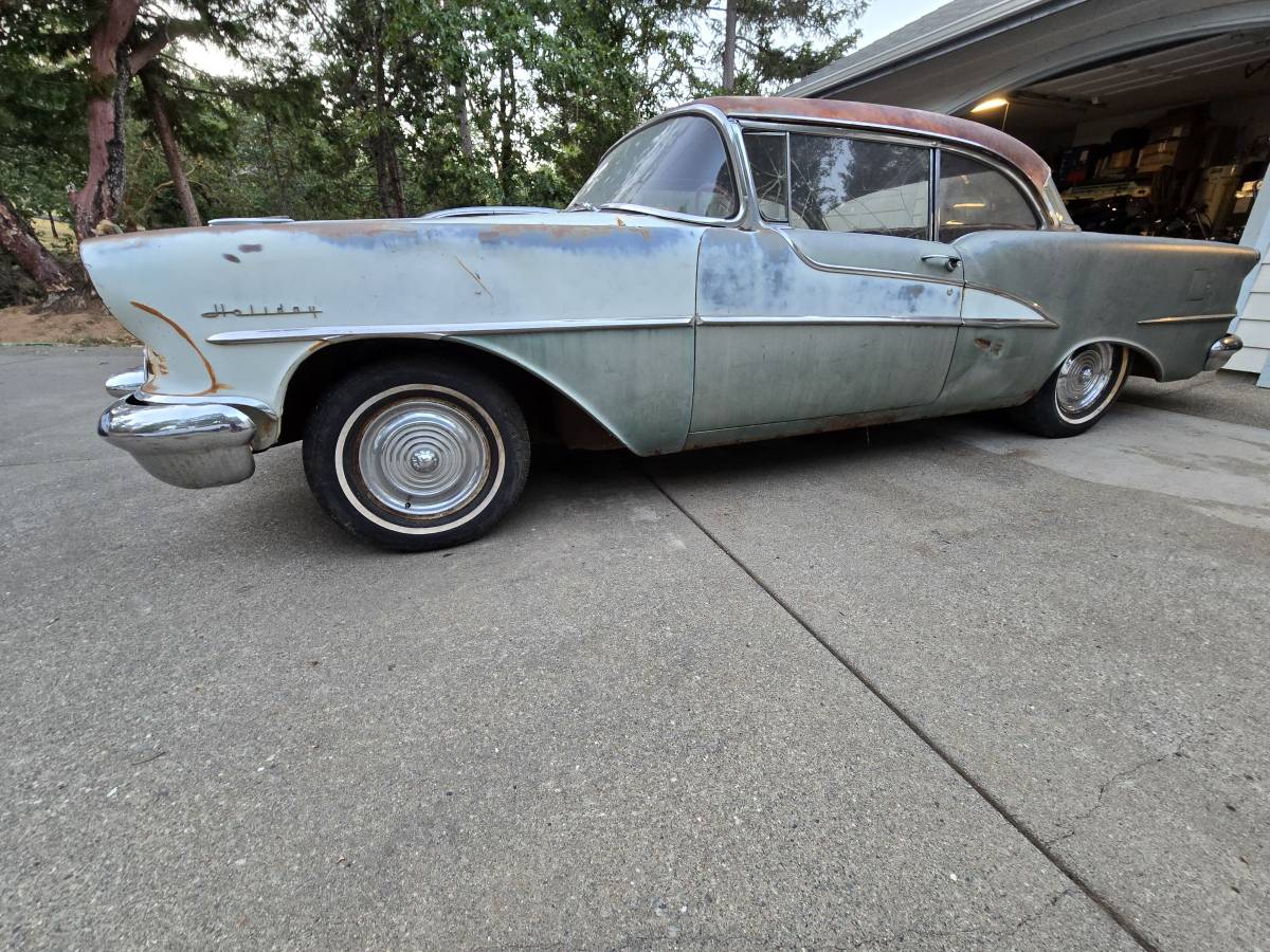 Oldsmobile-Holiday-98-1955-green