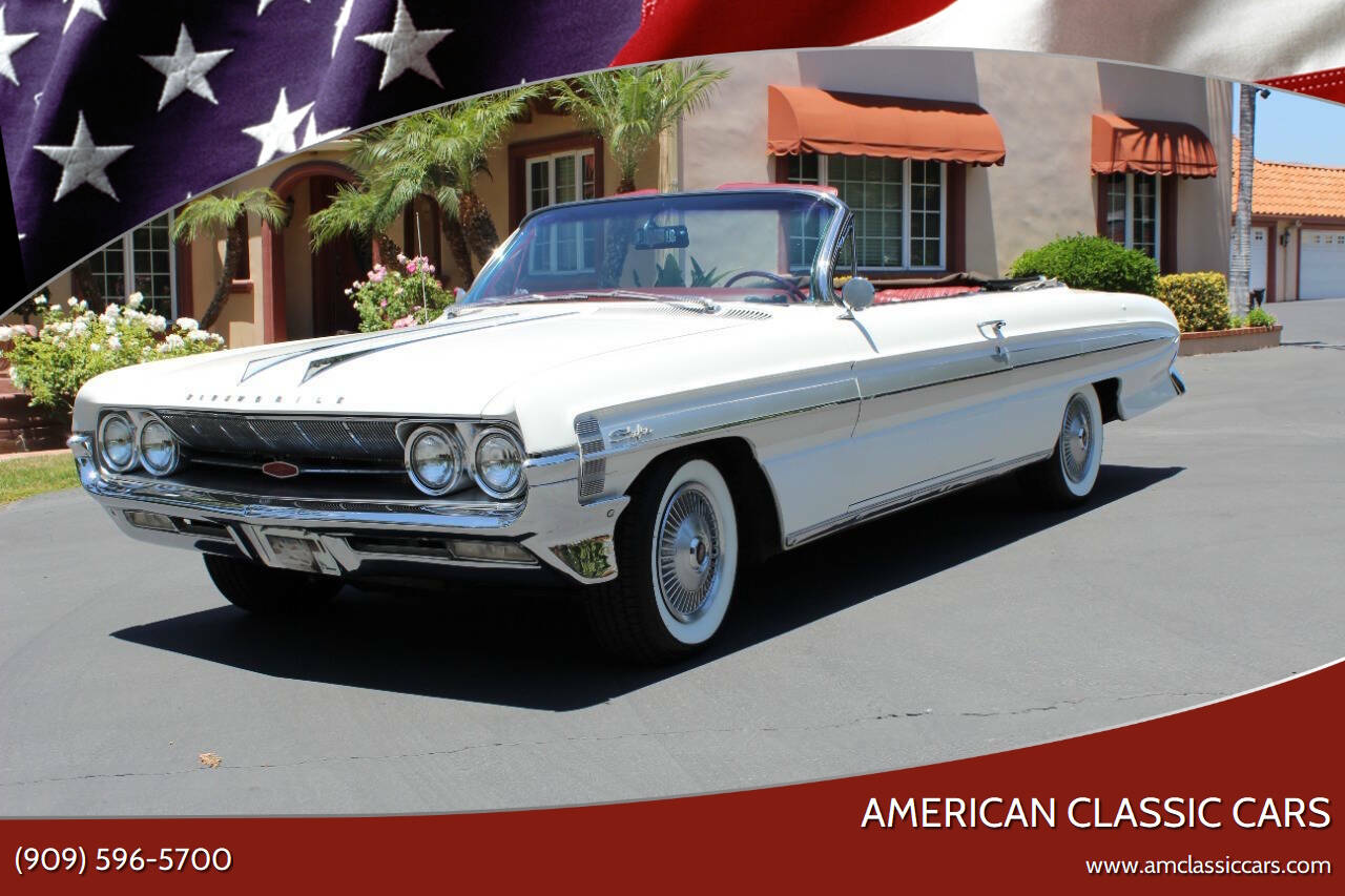 Oldsmobile-Starfire-1961-White-Red-Leather