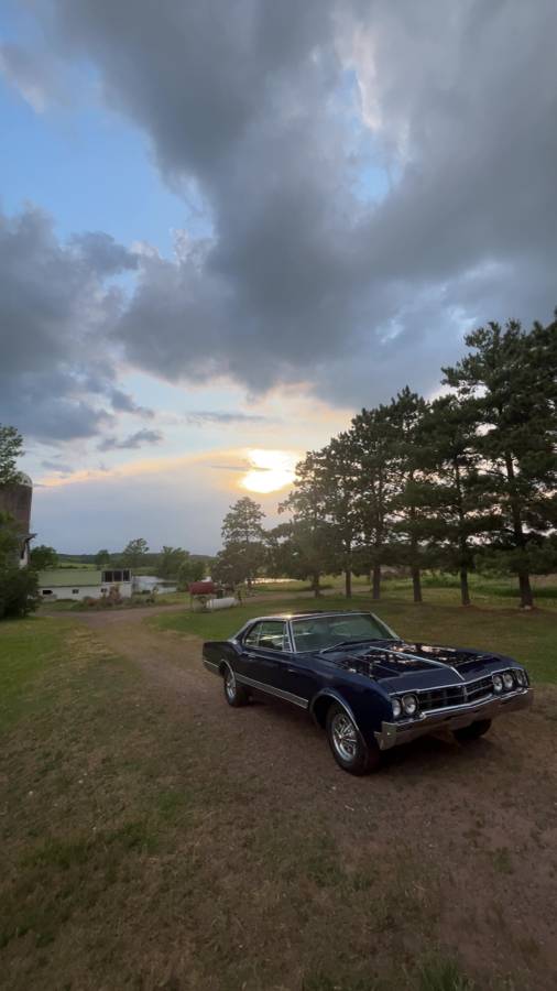 Oldsmobile-Starfire-1966