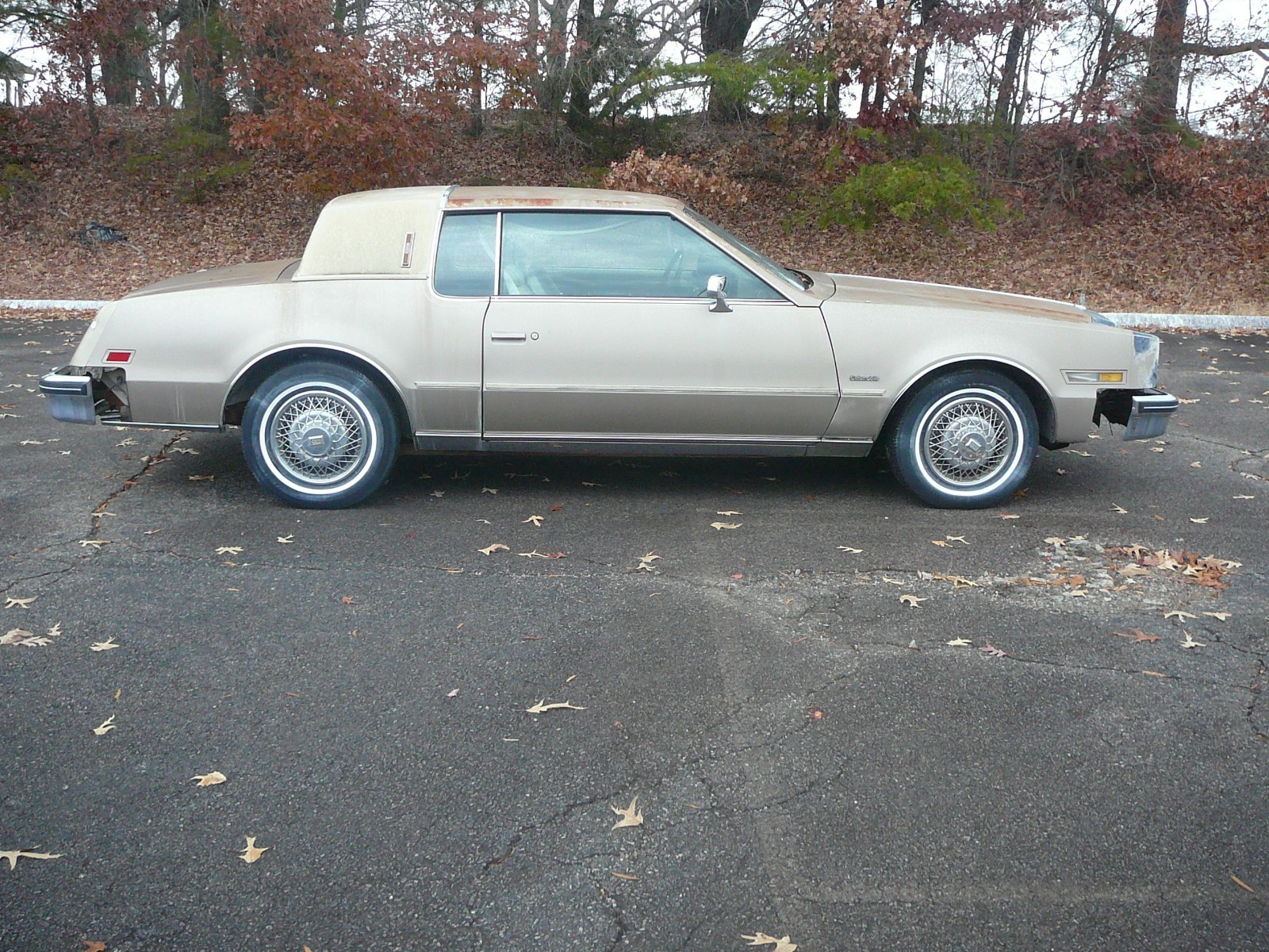Oldsmobile-TORONADO-BROUGHAM-COUPE-1985-Coupe