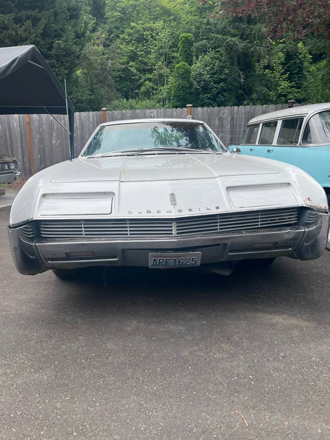 Oldsmobile-Toronado-1966-white