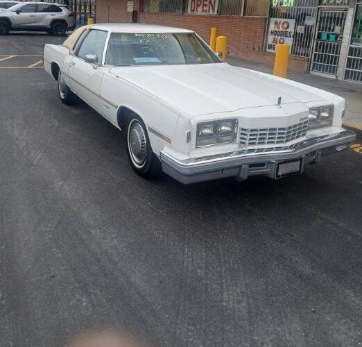 Oldsmobile-Toronado-1977-White