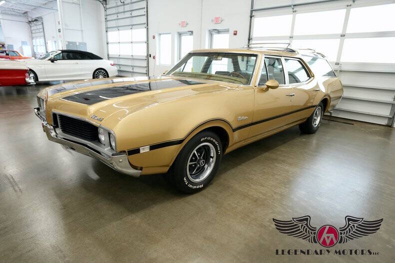 Oldsmobile-Vista-cruiser-1969-Aztec-Gold-Metallic-Gold