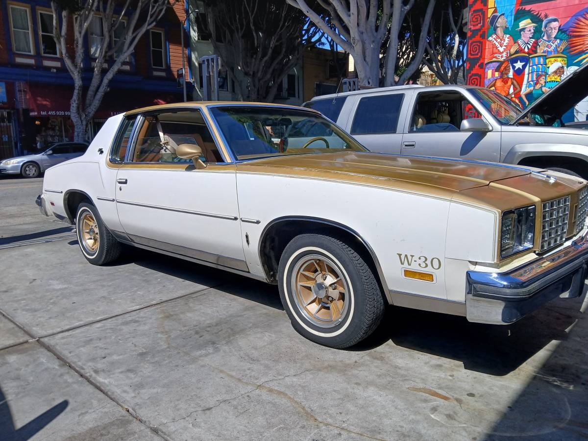 Oldsmobile-W30-1979-white