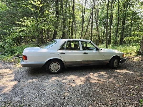 Other-Makes-300-Series-1988-Sedan