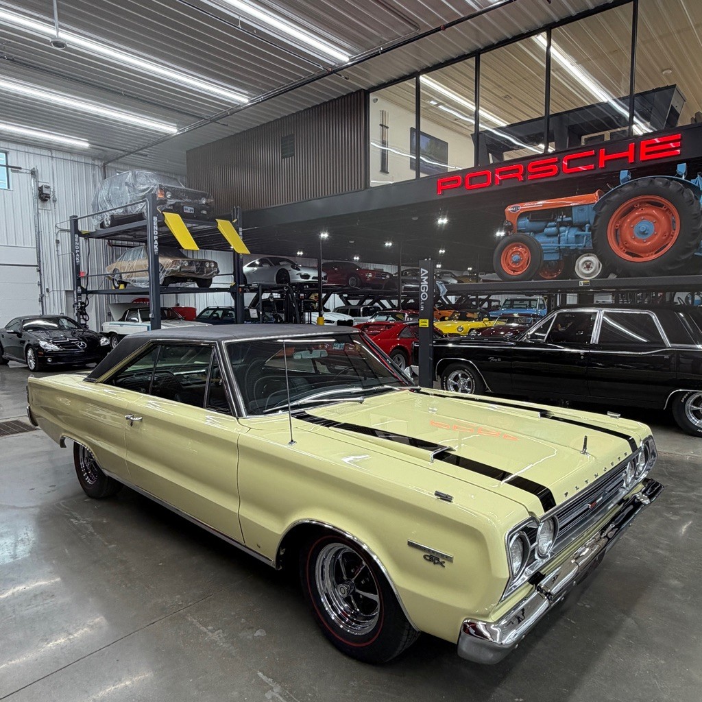 PLYMOUTH-BELVEDERE-1967-BLACK