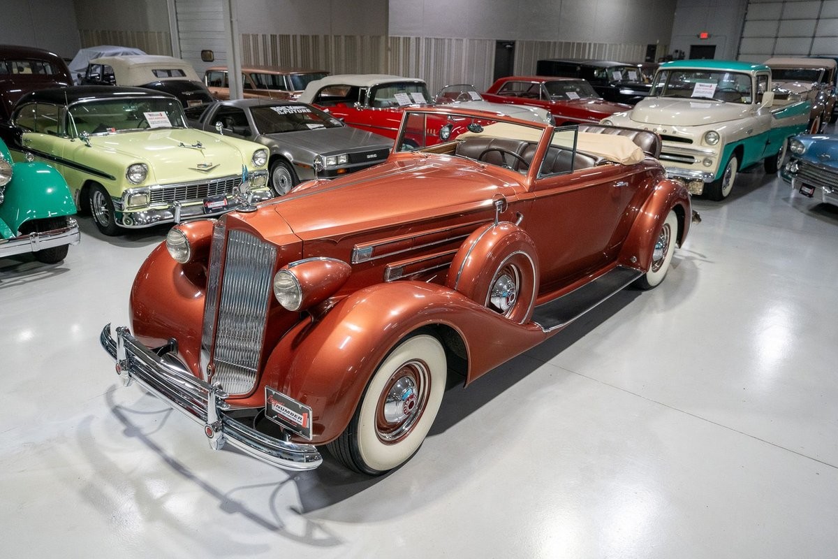 Packard-1937-Roadster-Walnut-Brown