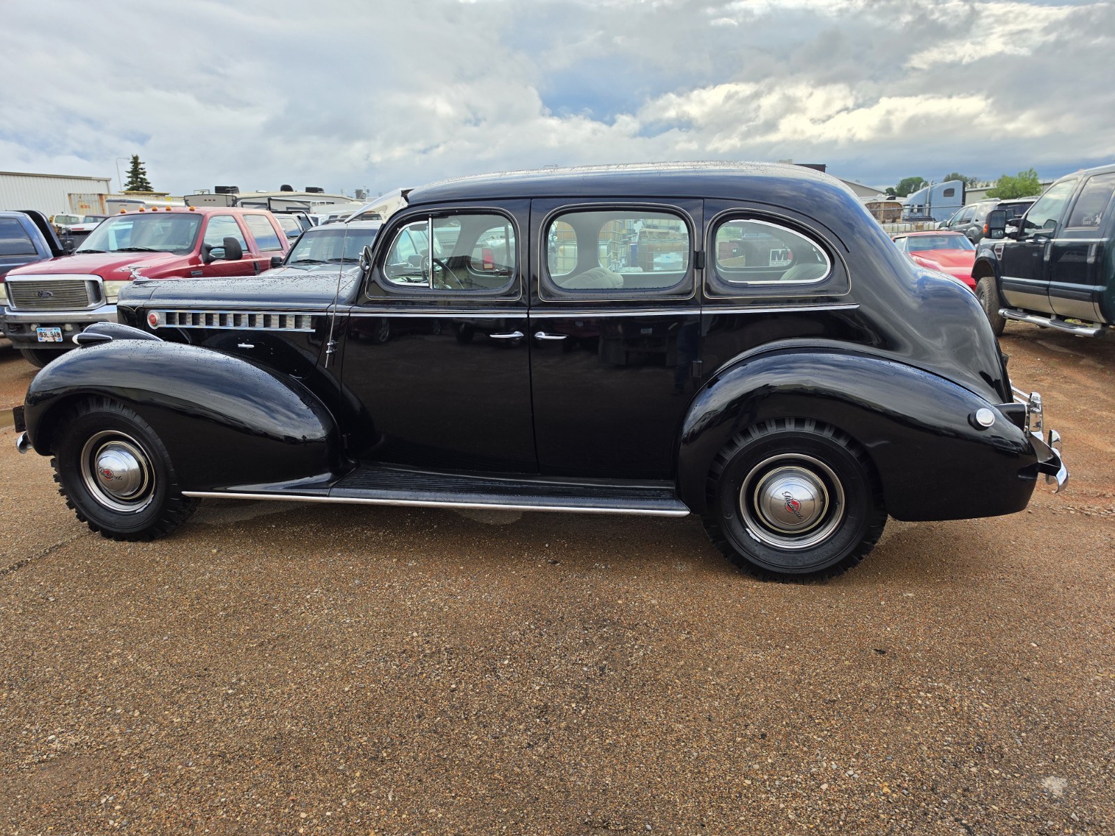 Packard-1940-Sedan-Gray