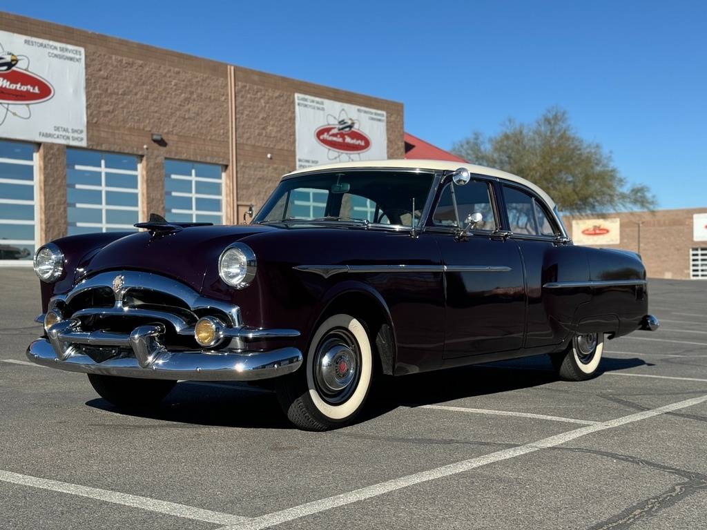 Packard-Clipper-touring-sedan-1953-purple