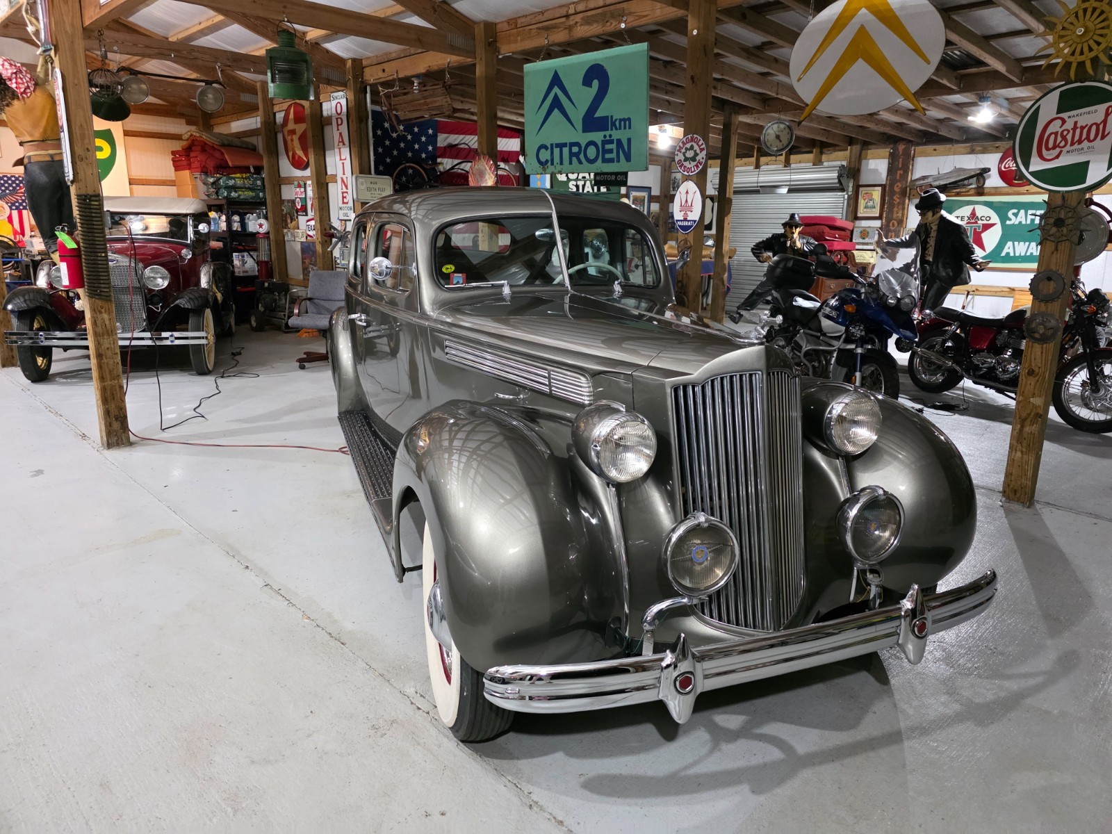 Packard-Super-1938-Sedan-Gray