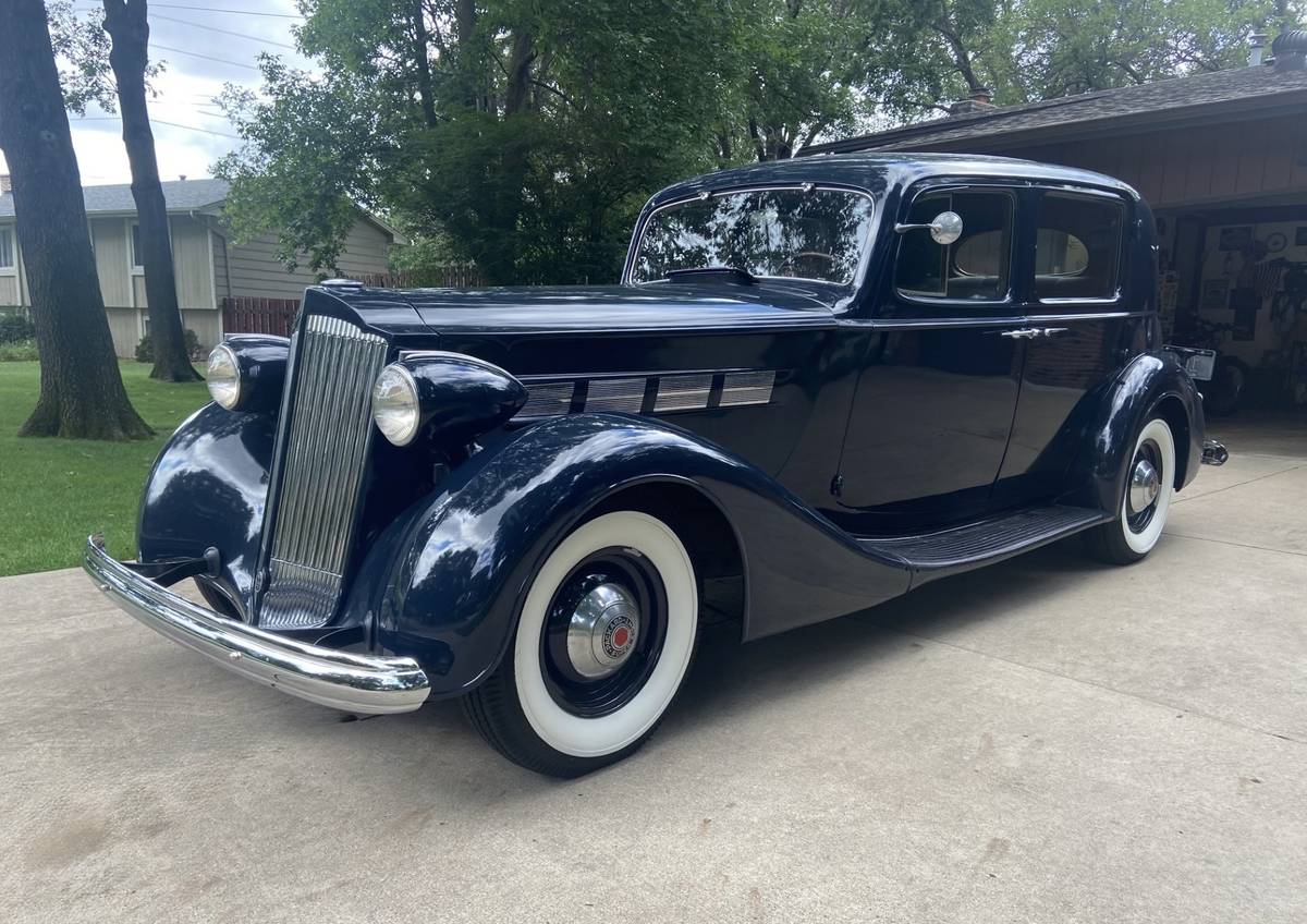 Packard-Super-eight-1937-blue