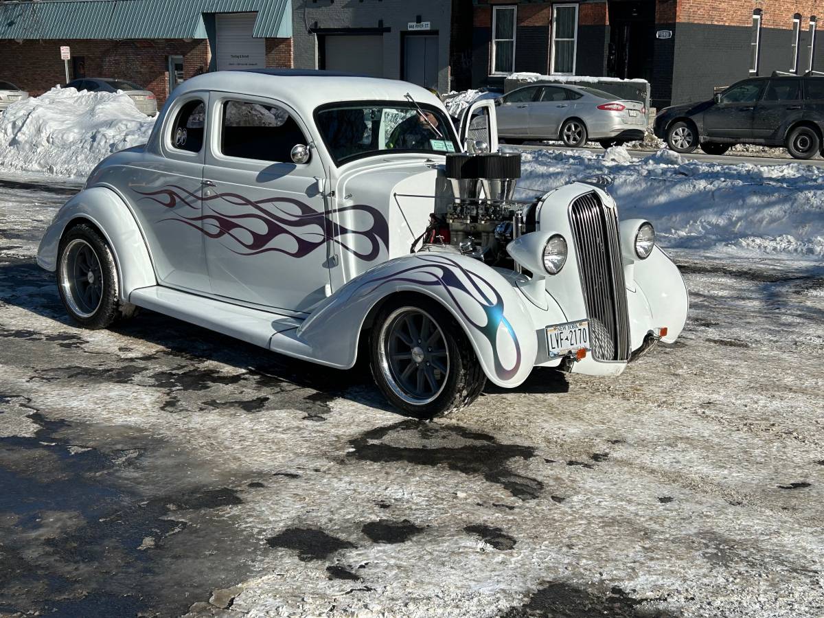 Plymouth-5-window-coupe-1936-white