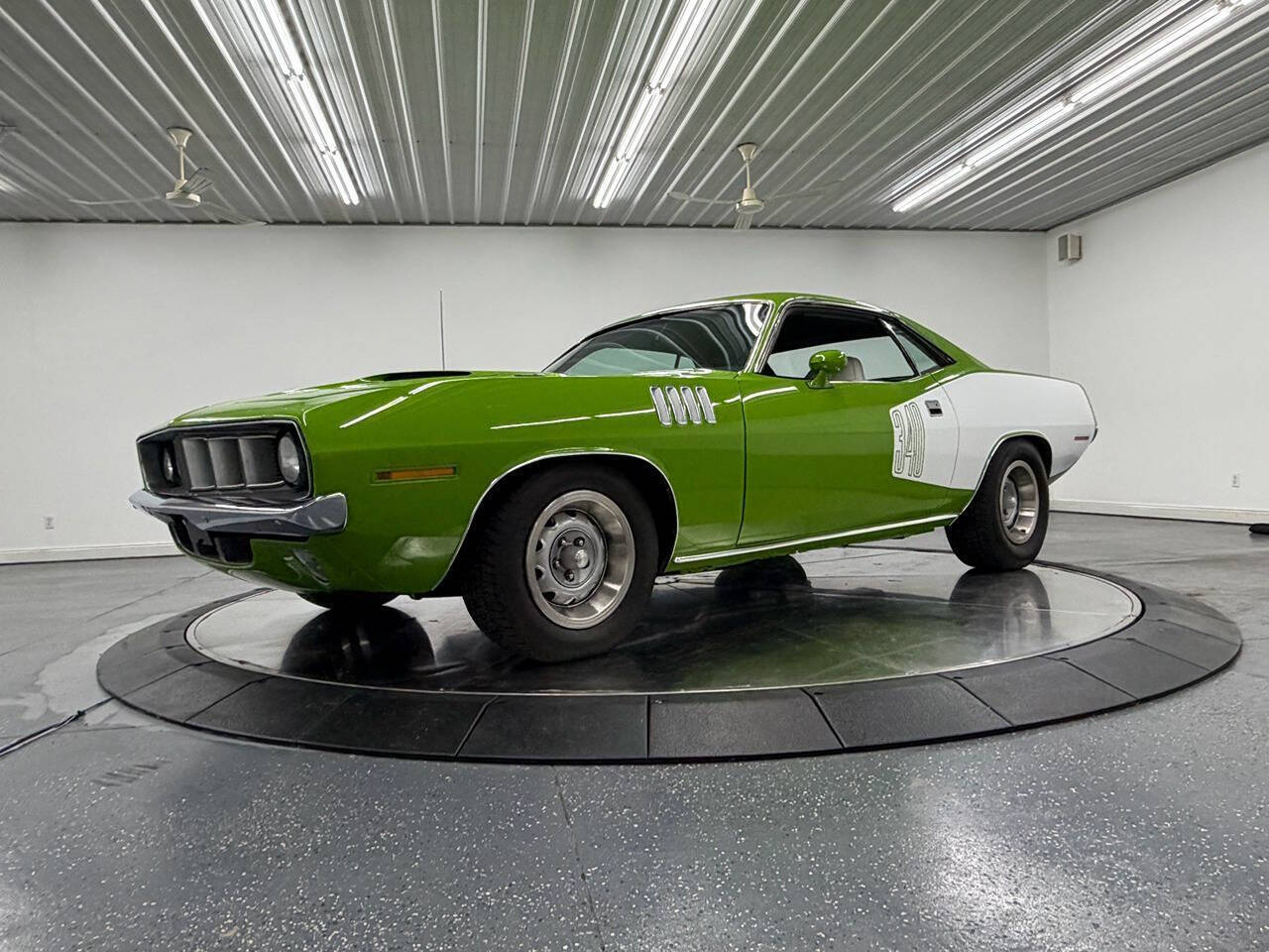 Plymouth-Barracuda-1971-Green-White