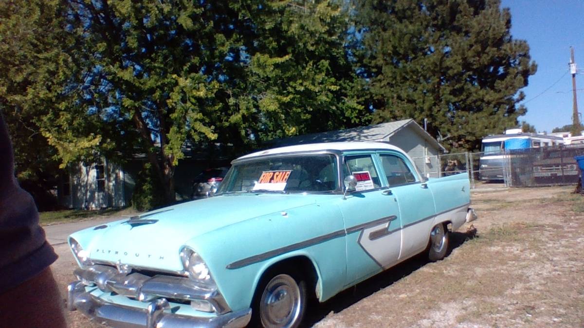 Plymouth-Belvedere-1956-green