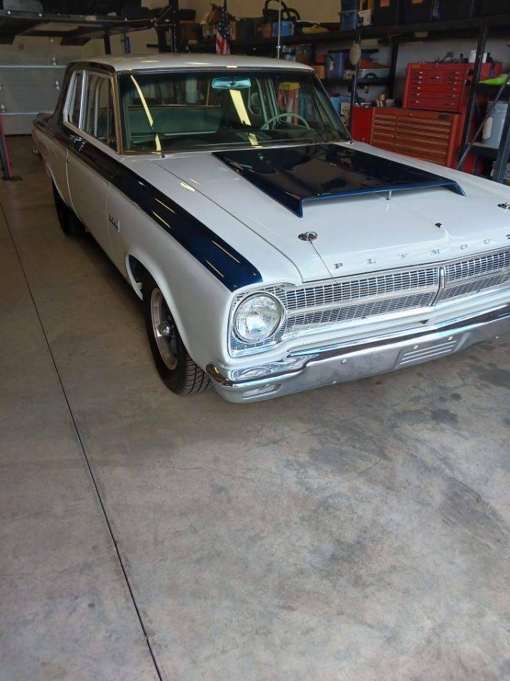 Plymouth-Belvedere-1965-White-Tan
