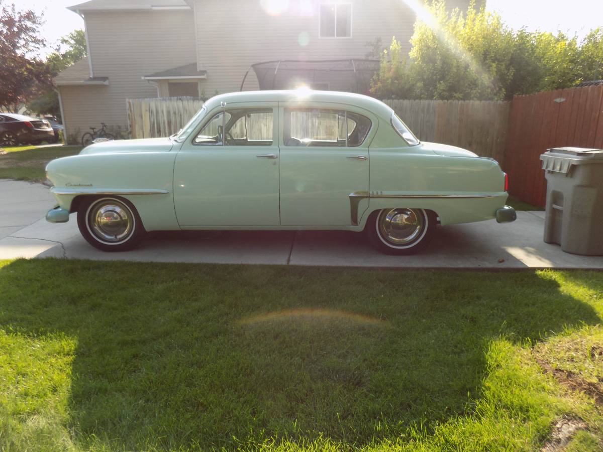 Plymouth-Cranbrook-1953-green