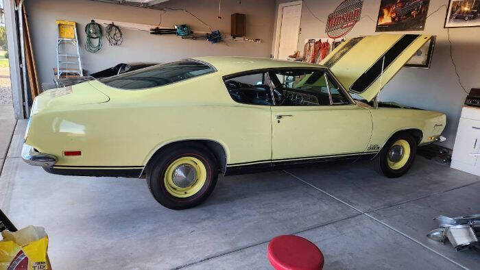 Plymouth-Cuda-1969-Yellow