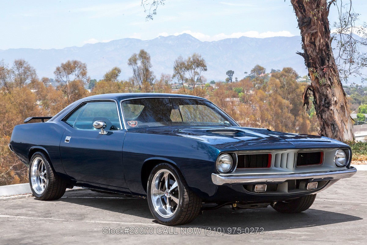Plymouth-Cuda-Restomod-392-HEMI-1974