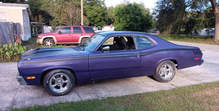Plymouth-Duster-1974-Plum-Crazy-Purple