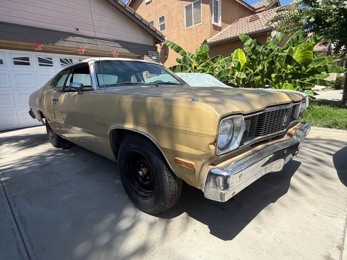 Plymouth-Duster-matching-number-v8-automatic-1974