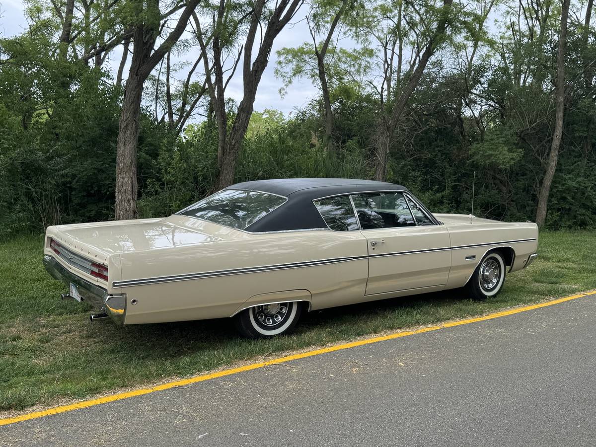 Plymouth-Fury-1968-custom
