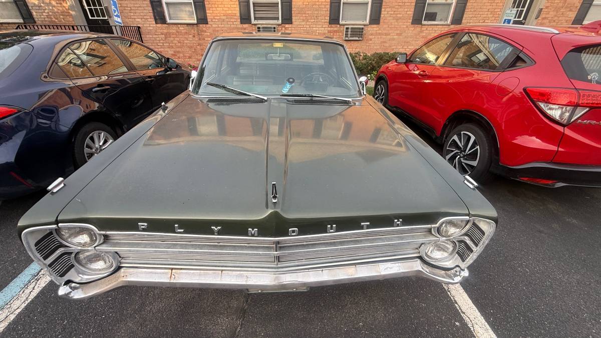 Plymouth-Fury-iii-1967-green