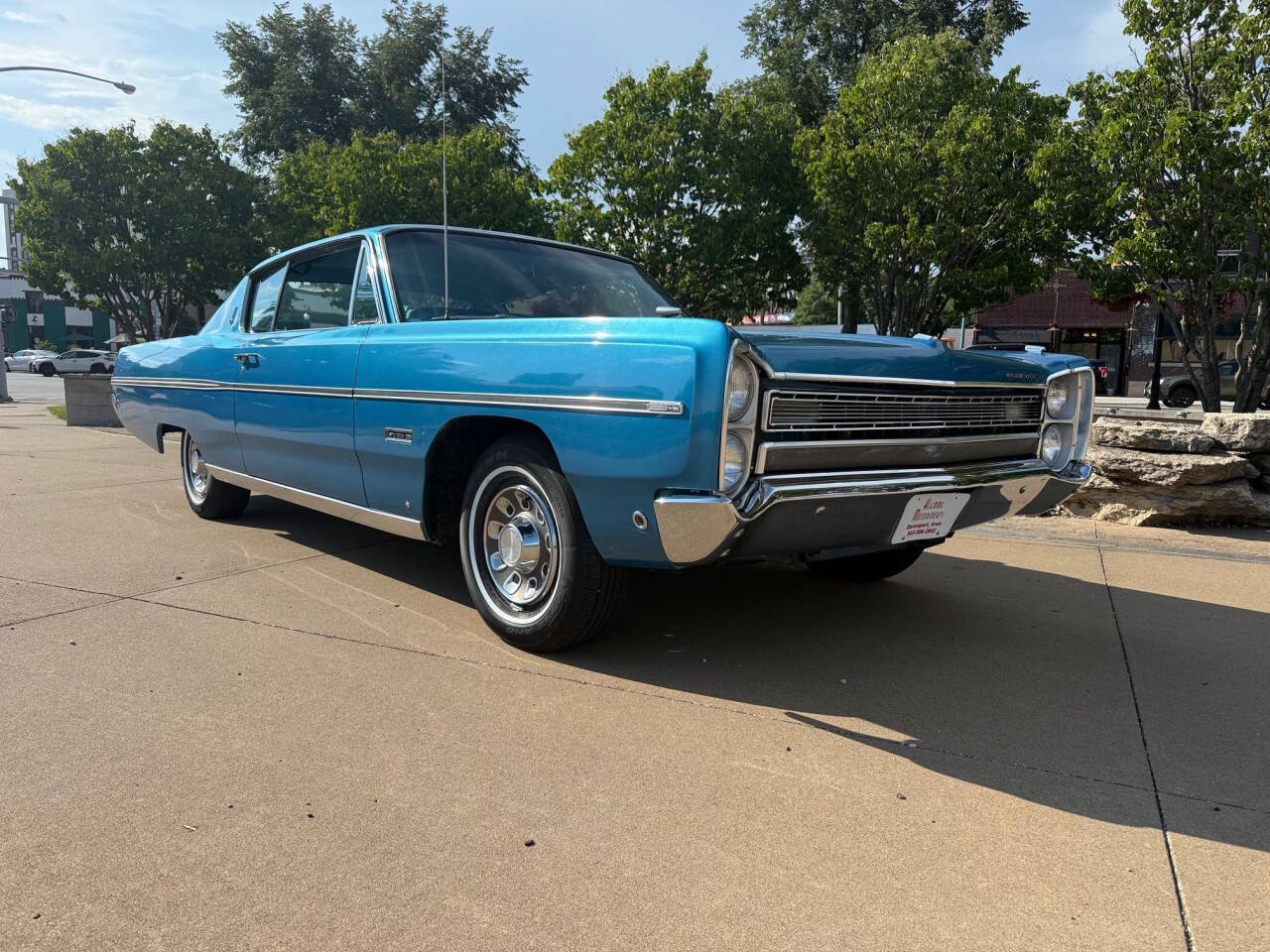 Plymouth-Fury-iii-1968-Bright-Blue-Poly-Bright-Blue
