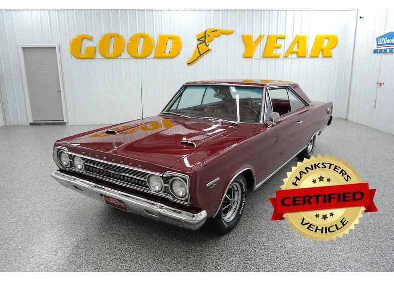 Plymouth-Gtx-1967-Dark-Red-Metallic-Red