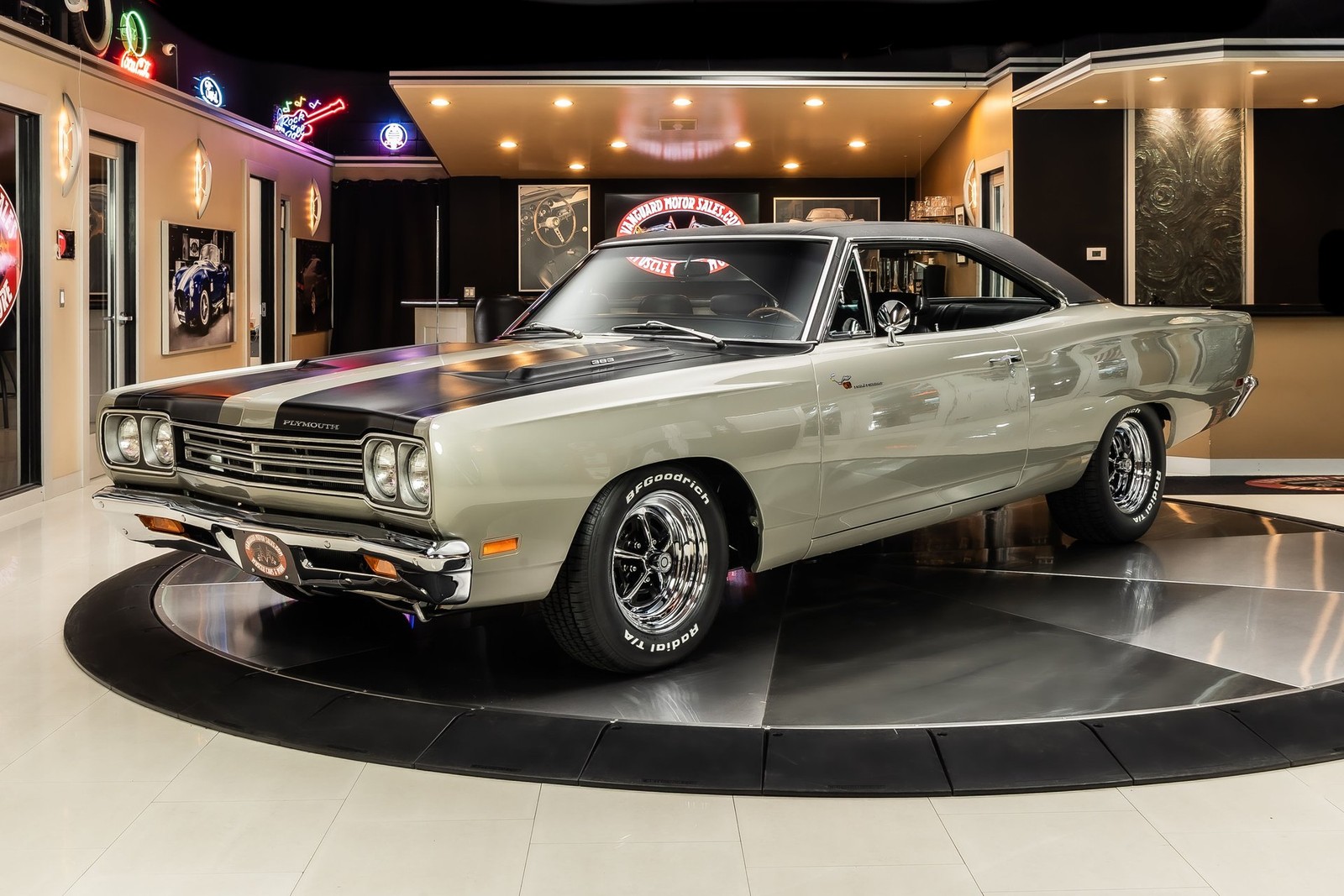 Plymouth-Road-Runner-1969-Coupe-Black