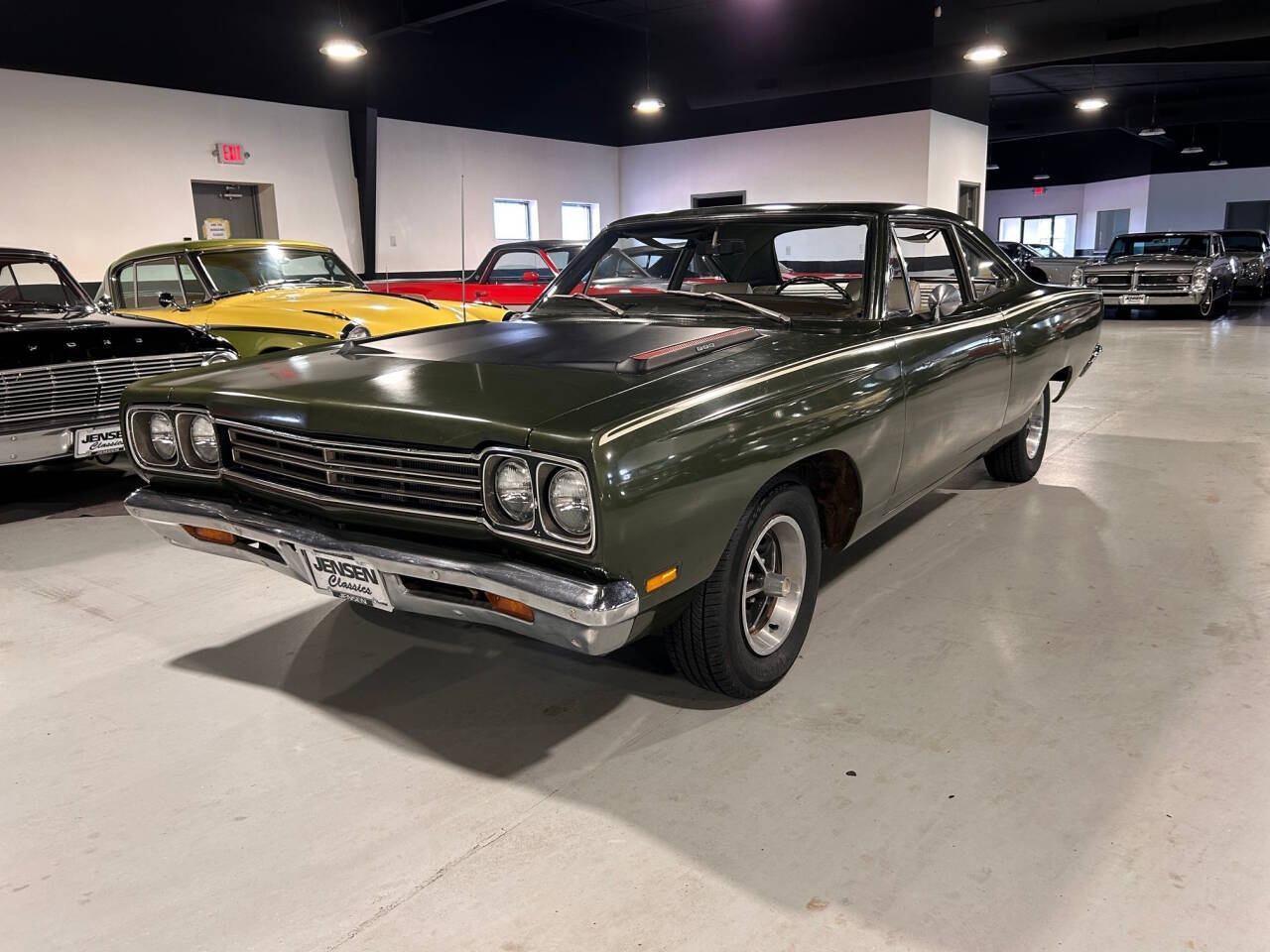 Plymouth-Roadrunner-1969-Green-White