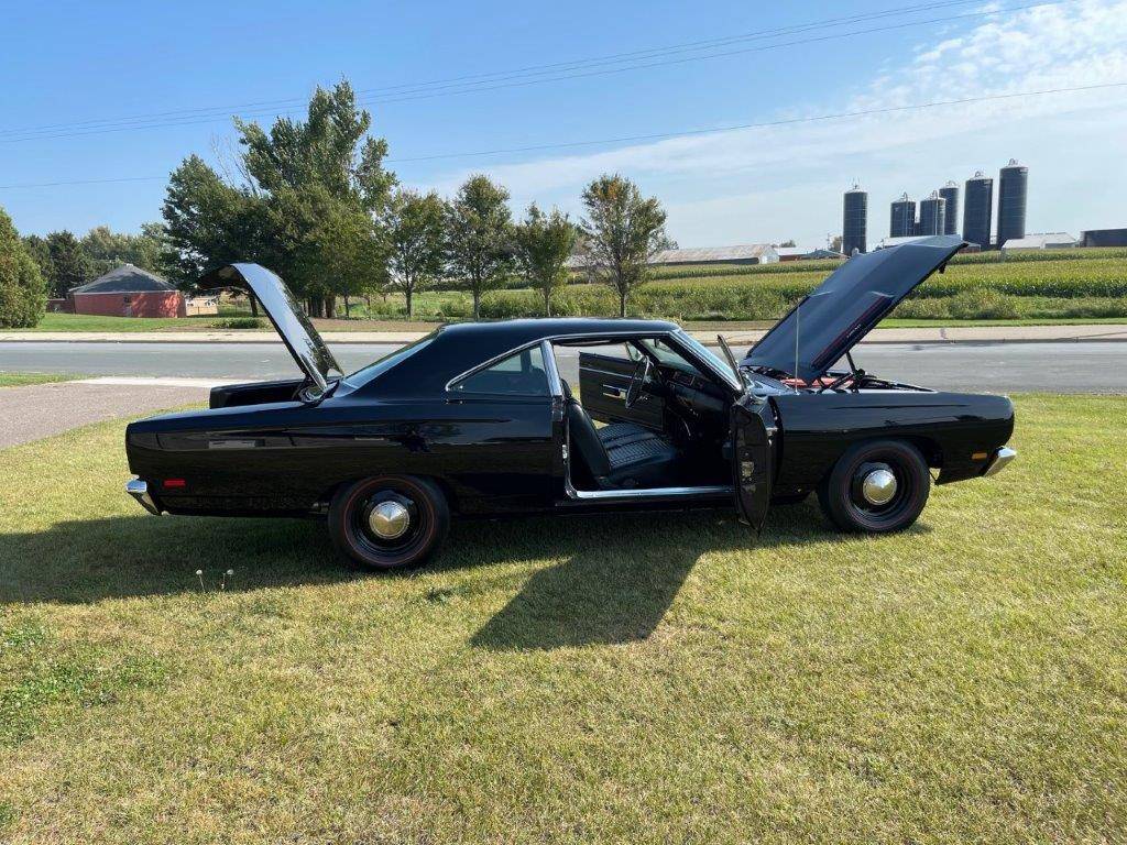 Plymouth-Roadrunner-1969-black Plymouth-Roadrunner-1969-black