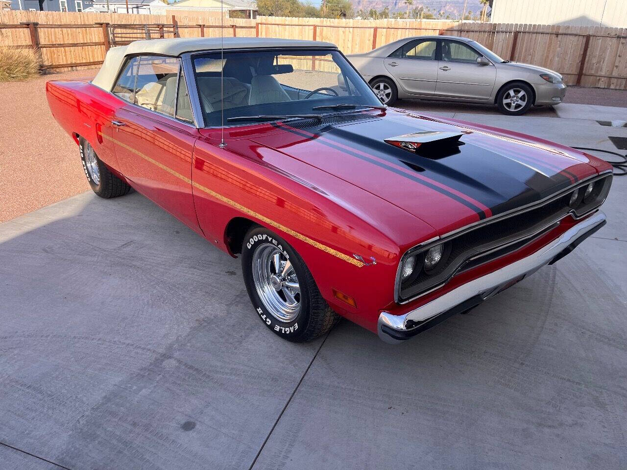 Plymouth-Roadrunner-1970-Red-White