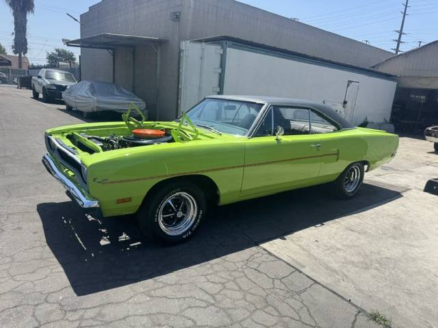 Plymouth-Roadrunner-1970-green