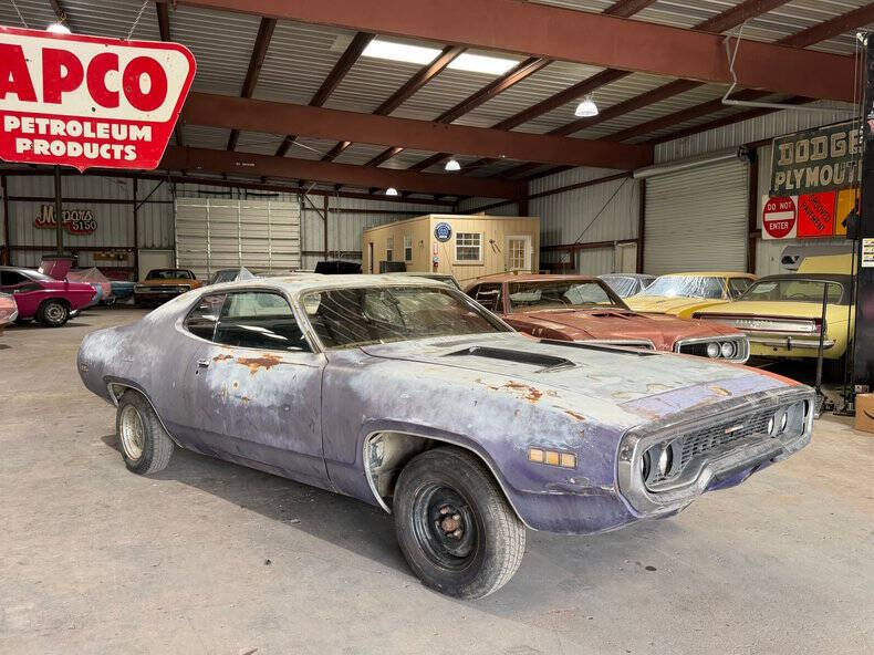 Plymouth-Roadrunner-1971-Gold-Black