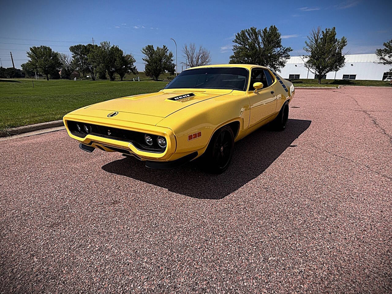 Plymouth-Roadrunner-1971-Yellow-Black